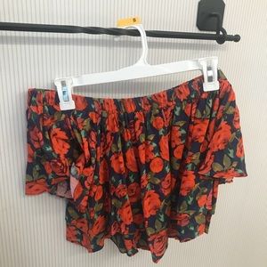 Off the Shoulder cropped shirt